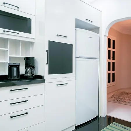 Apartment Modern Spacious Flat W Balcony 5 Min To Taksim Istanbul