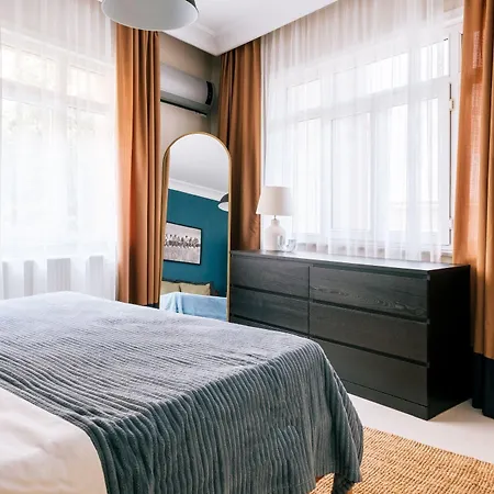 Modern Spacious Flat W Balcony 5 Min To Taksim *