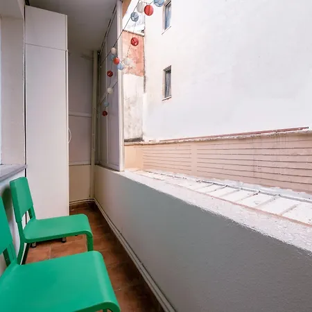 Modern Spacious Flat W Balcony 5 Min To Taksim Appartement Istanboel