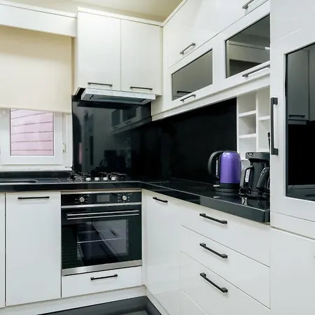 Modern Spacious Flat W Balcony 5 Min To Taksim Appartement Istanboel