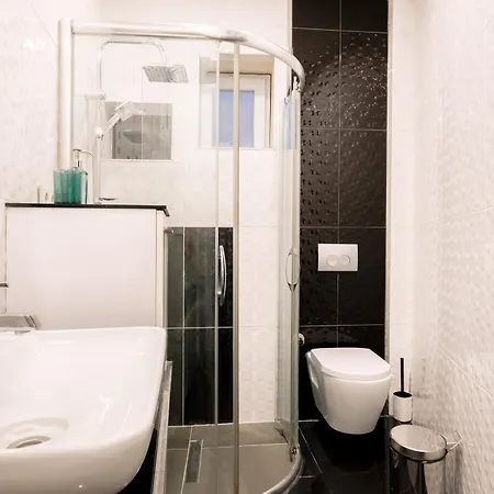 Modern Spacious Flat W Balcony 5 Min To Taksim Apartment *